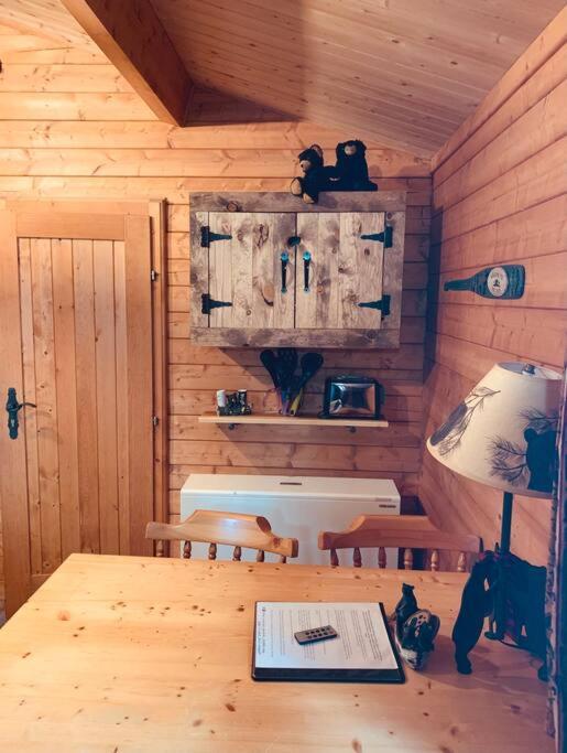 Honeybear Hideaway Cabin Hayward Bagian luar foto